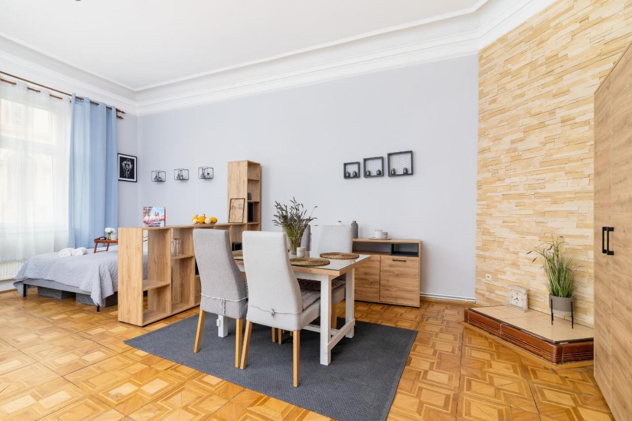 Podwale Apartment Uj Downtown Cracow By Noclegi Renters Краков Экстерьер фото