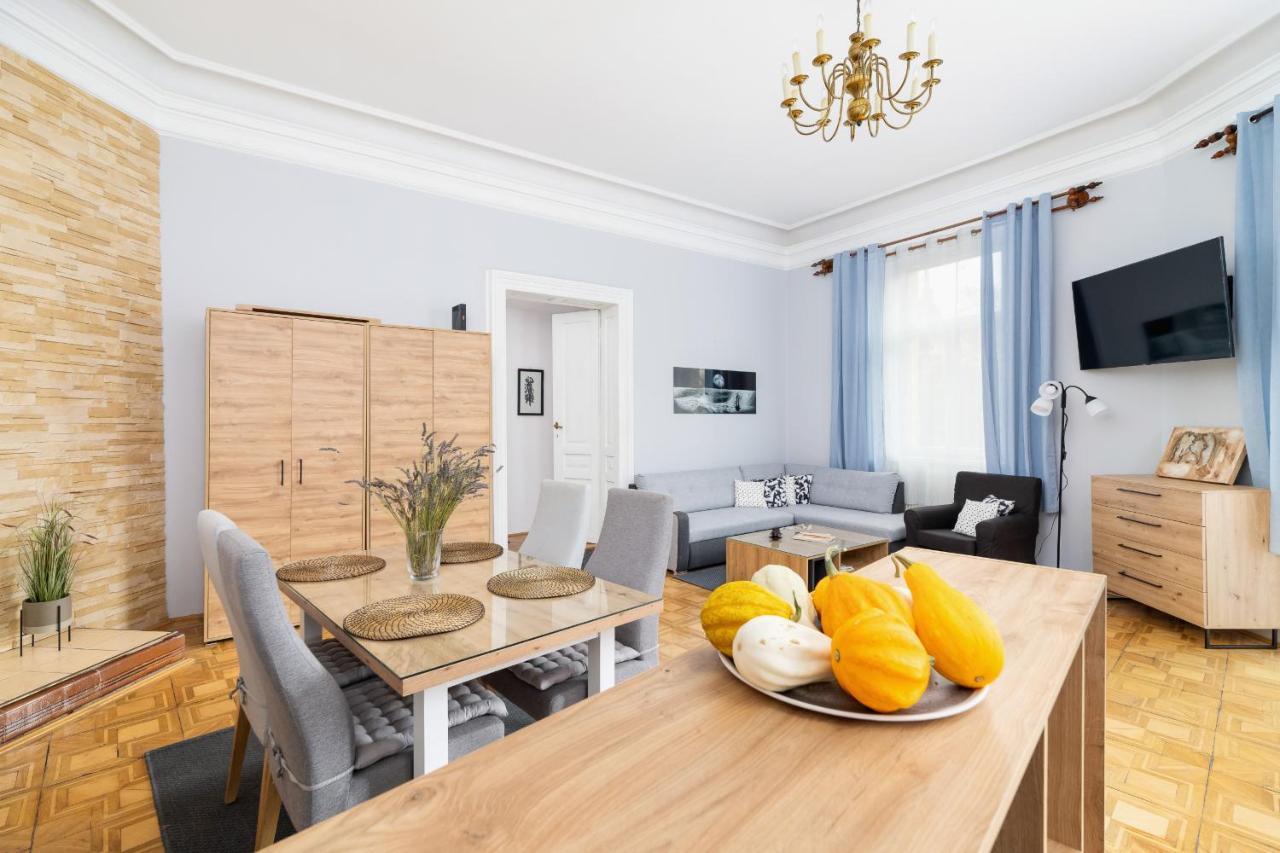 Podwale Apartment Uj Downtown Cracow By Noclegi Renters Краков Экстерьер фото